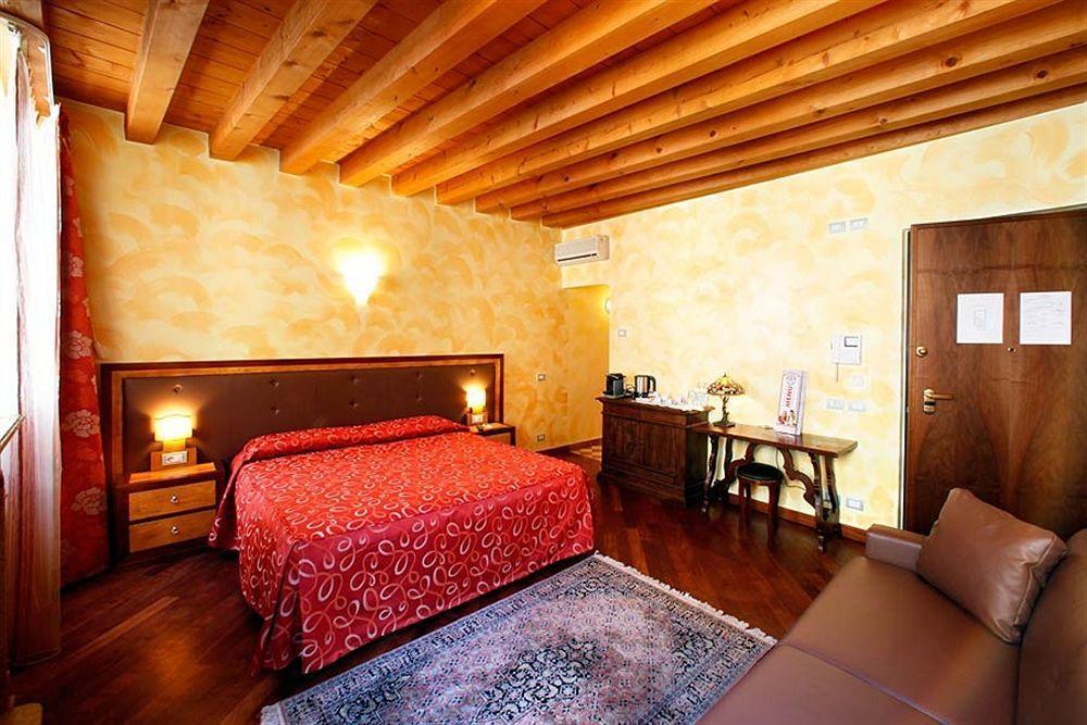 City Centre Rooms And Apartments Verona Exterior foto