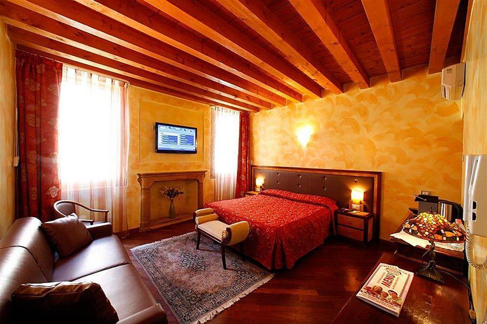 City Centre Rooms And Apartments Verona Exterior foto