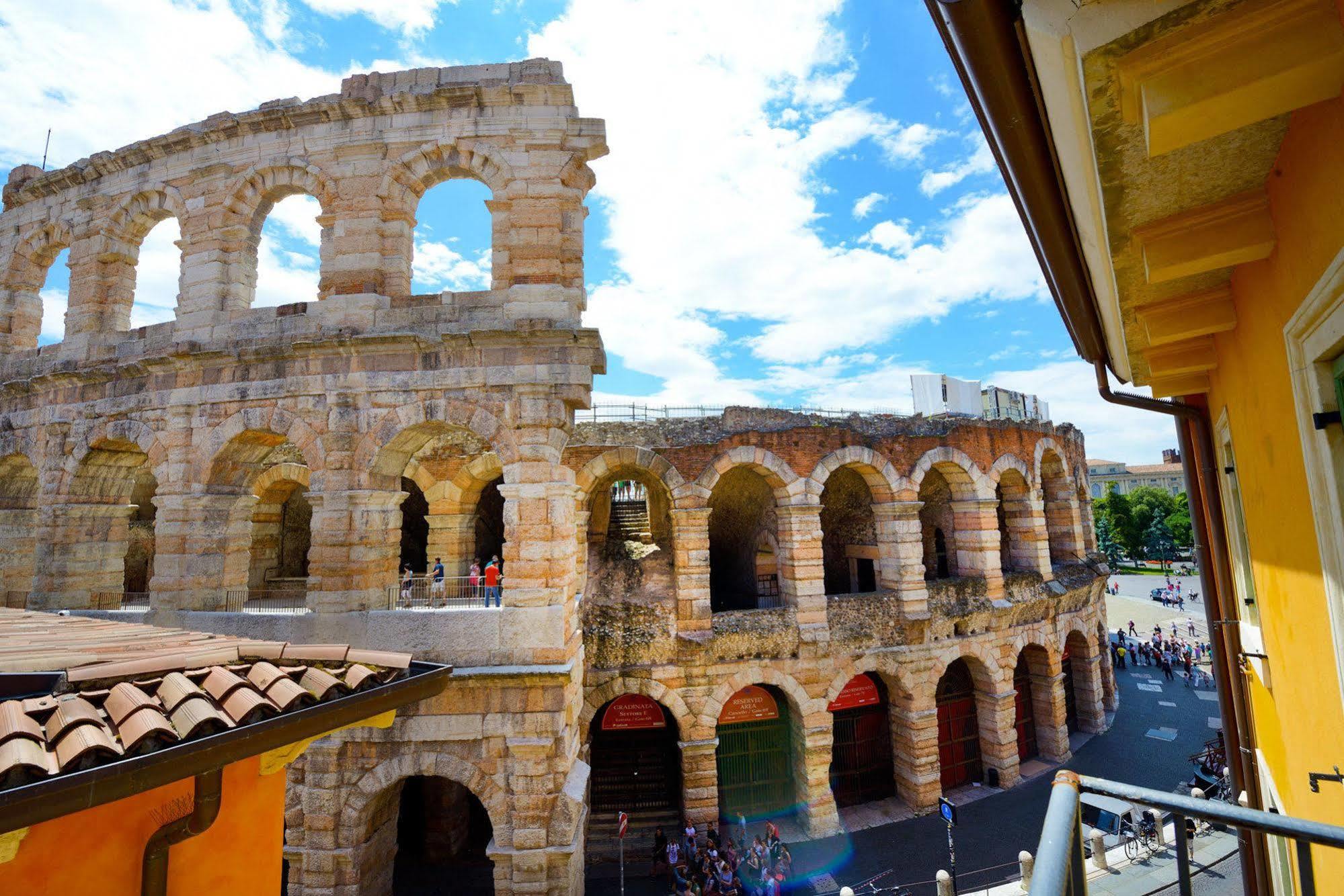 City Centre Rooms And Apartments Verona Exterior foto